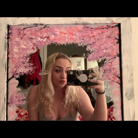 Meet your Posher, Amber - Picture 1 of 1